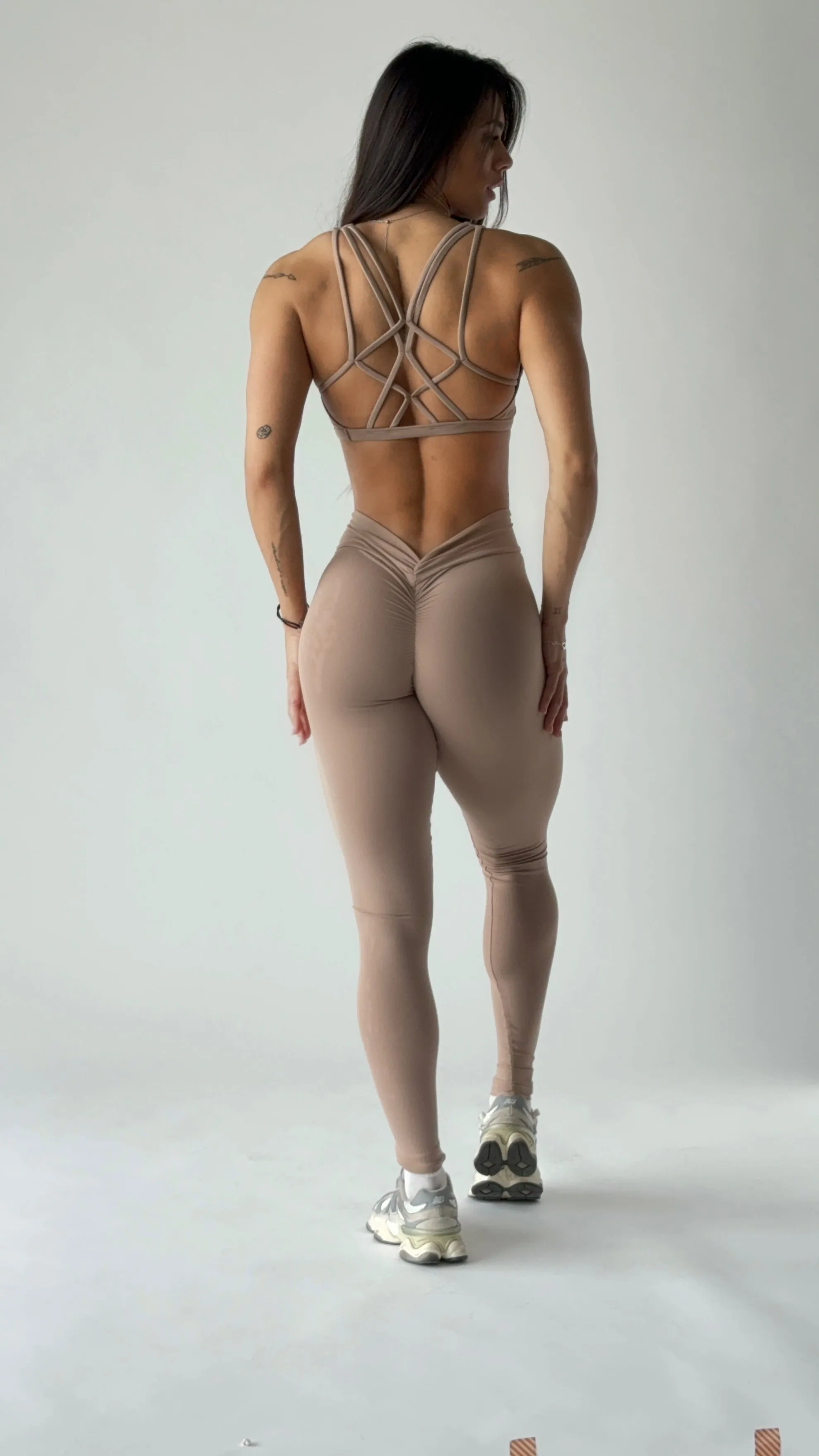 Nude Butt Scrunch V Cut Leggings