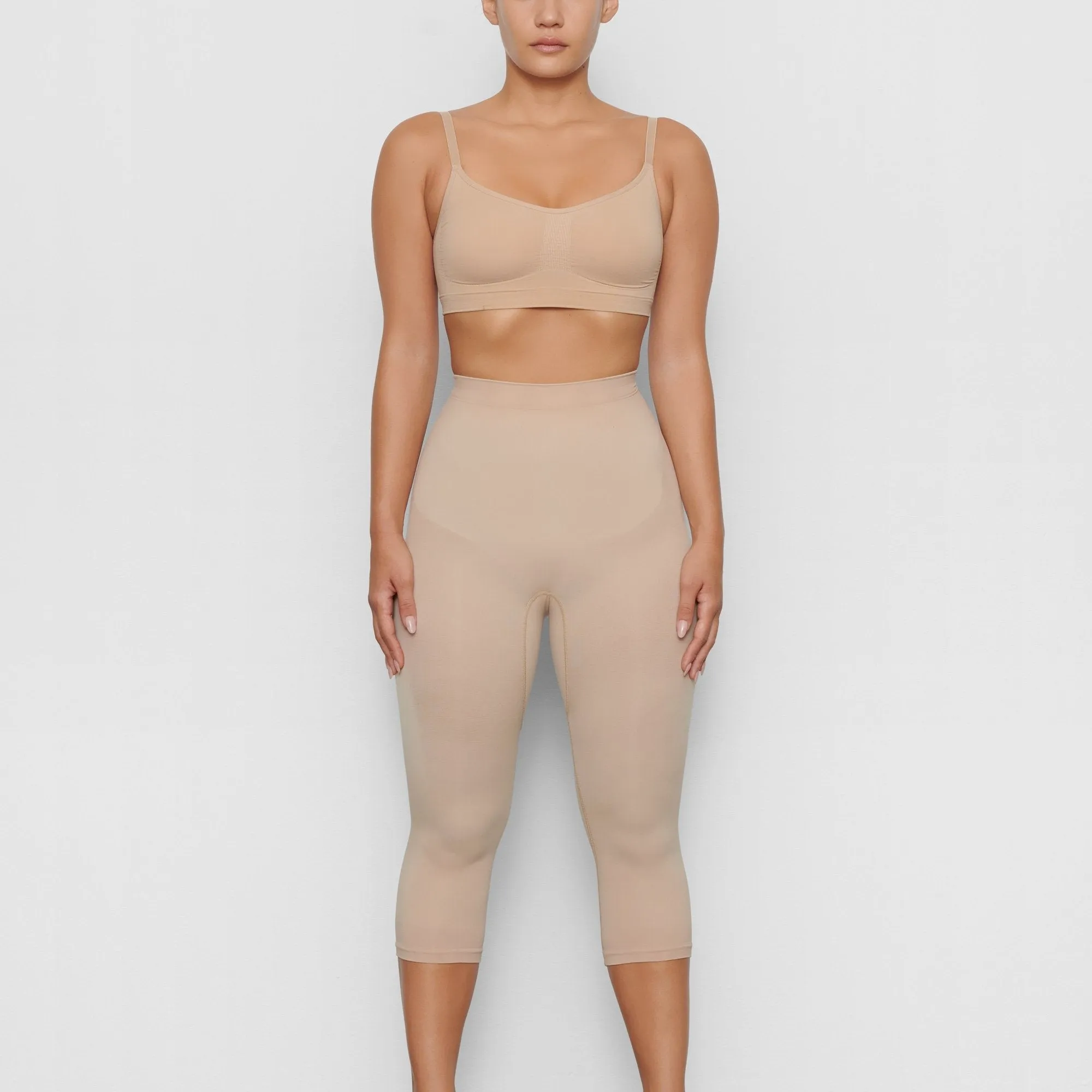 SCULPTING LEGGING BELOW THE KNEE | CLAY