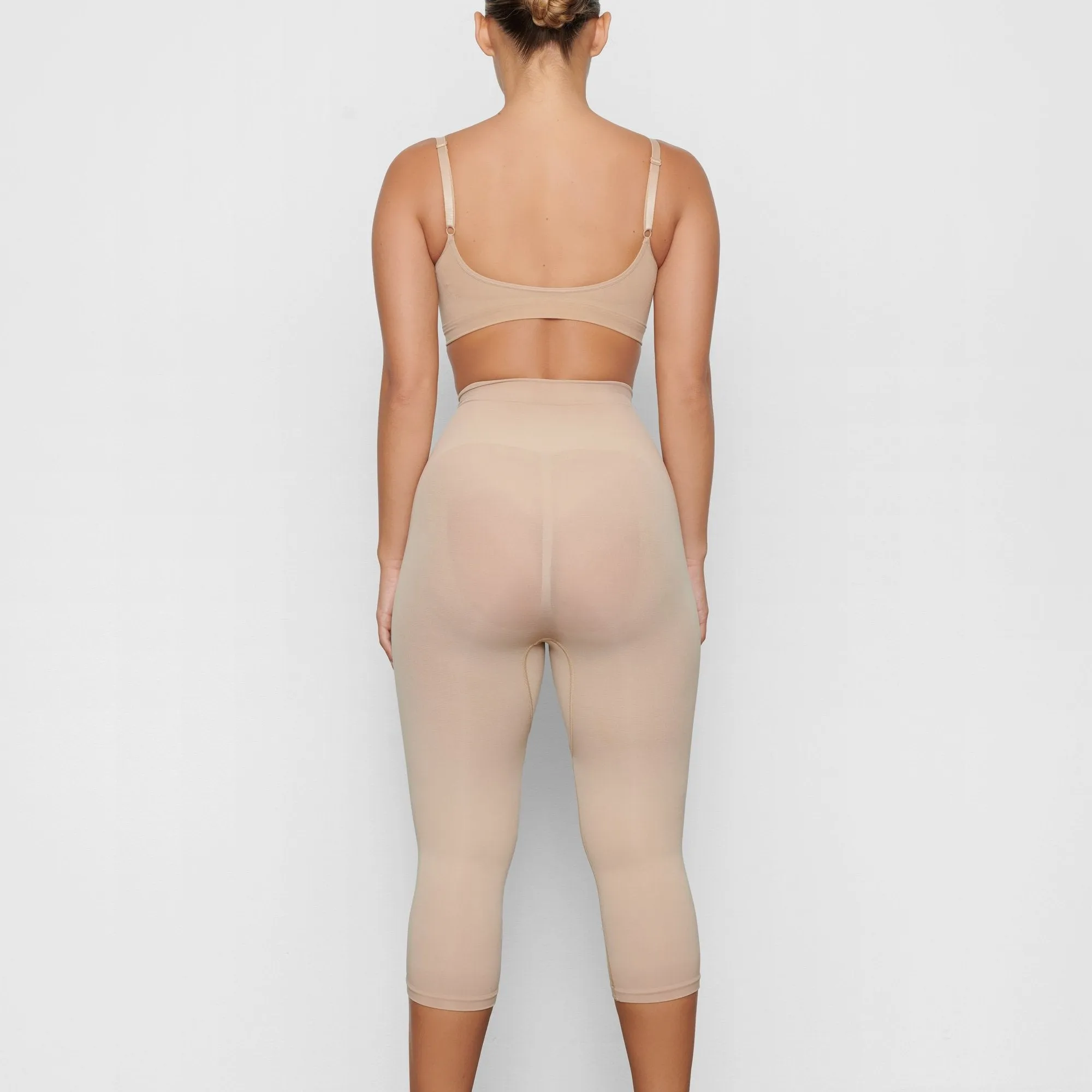 SCULPTING LEGGING BELOW THE KNEE | CLAY