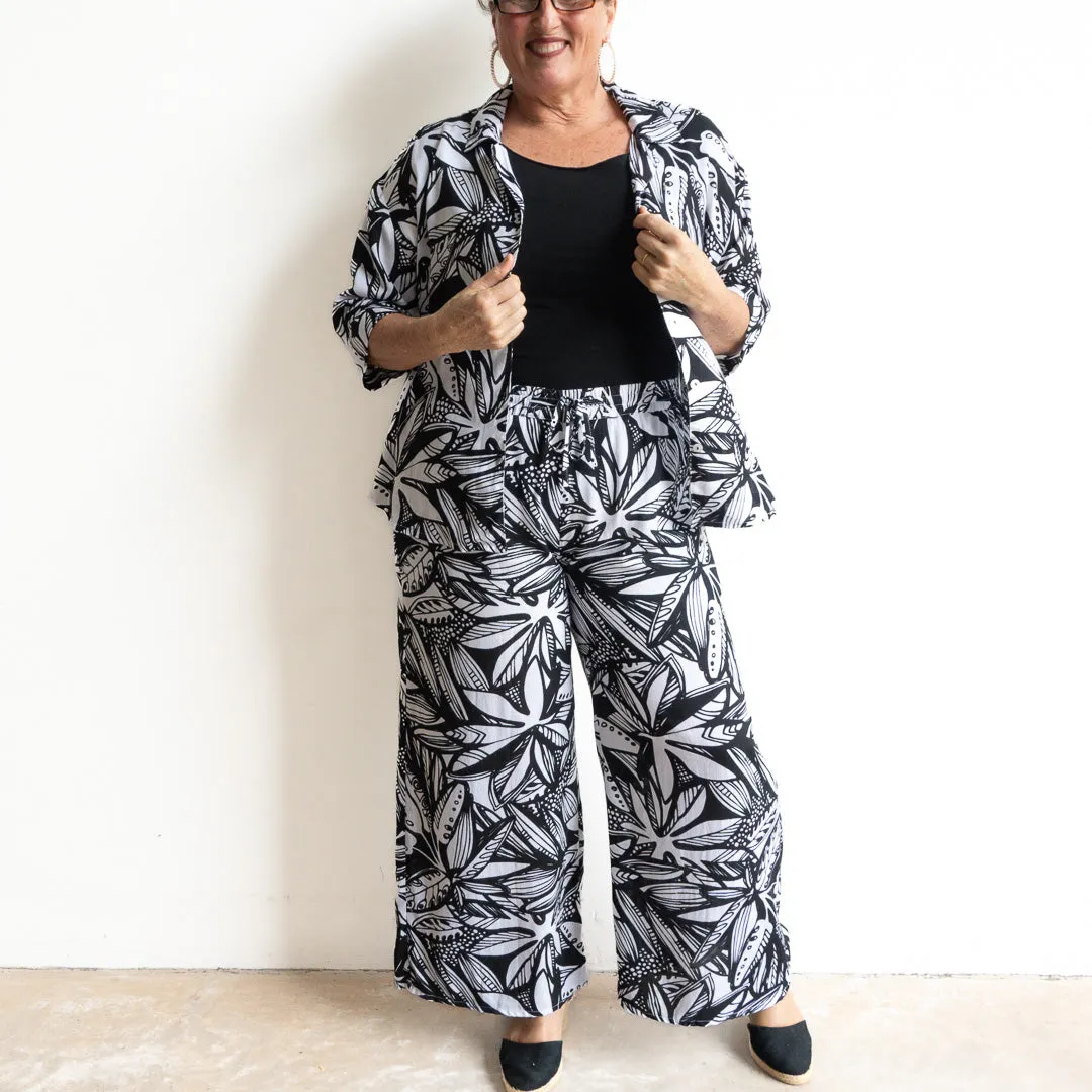 Two Piece Loungewear Pant Set - Jungle Sketch