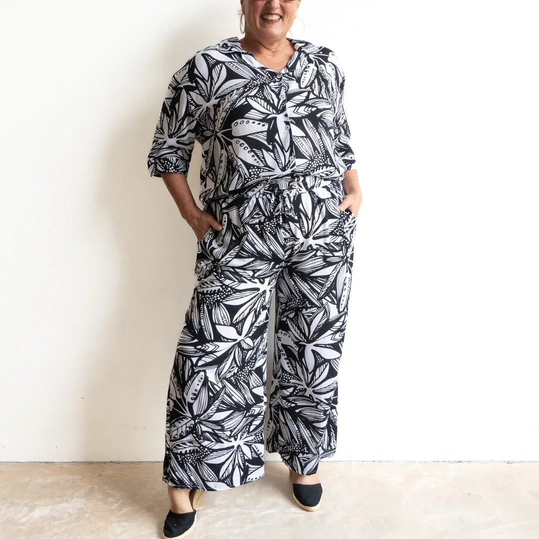 Two Piece Loungewear Pant Set - Jungle Sketch