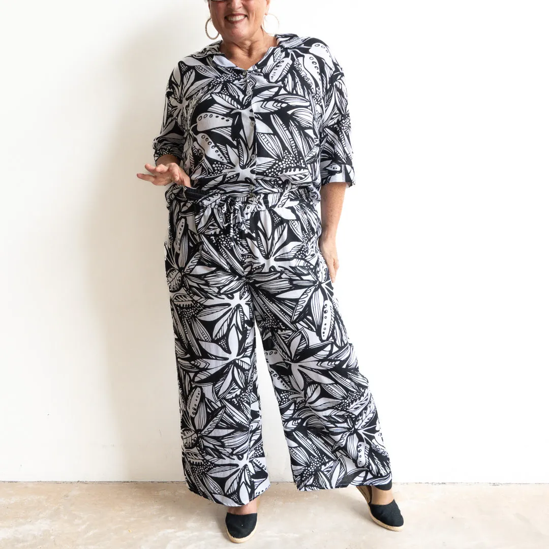 Two Piece Loungewear Pant Set - Jungle Sketch