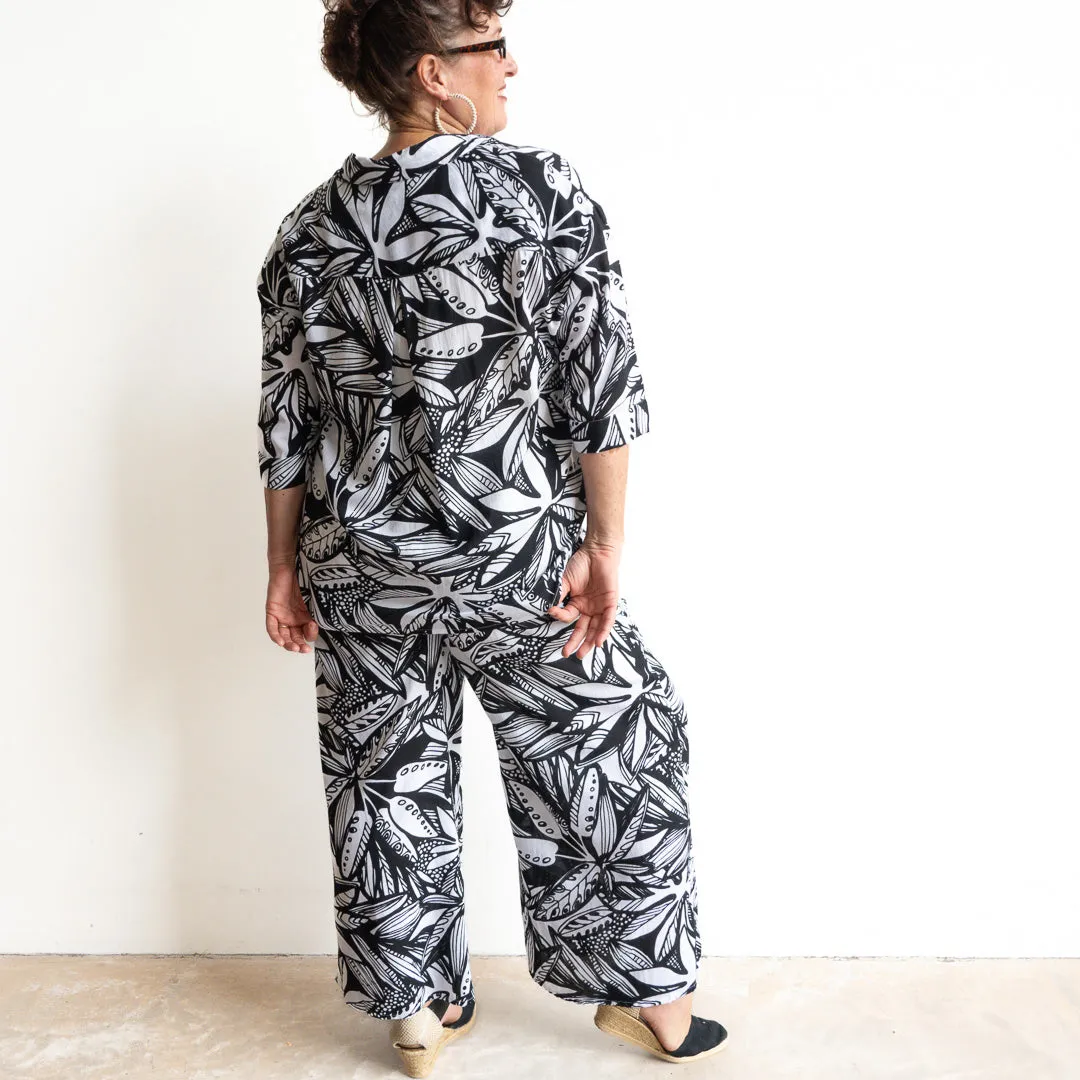 Two Piece Loungewear Pant Set - Jungle Sketch